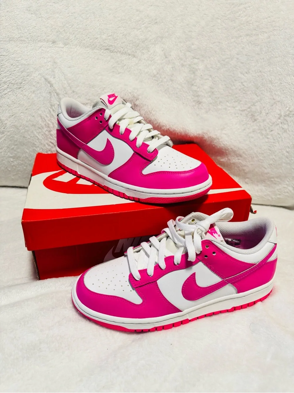 Nike Women's Pink and White Low-Top Sneakers